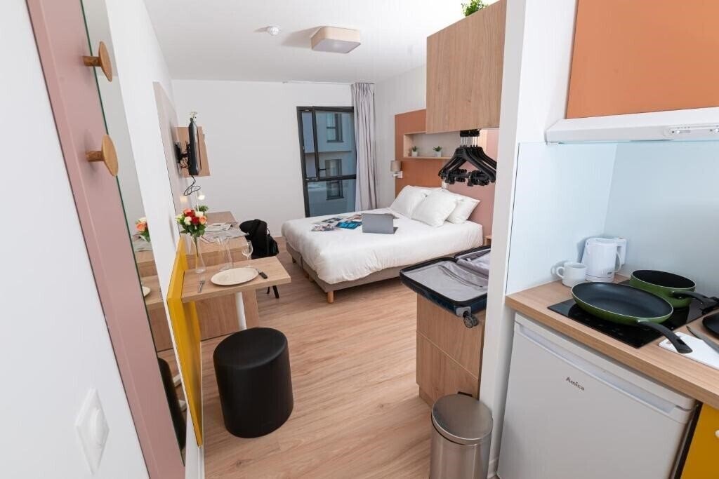 Фото Apparthotel Privilodges Toulon Centre Gare (ex. Le Hub Toulon) 3*
