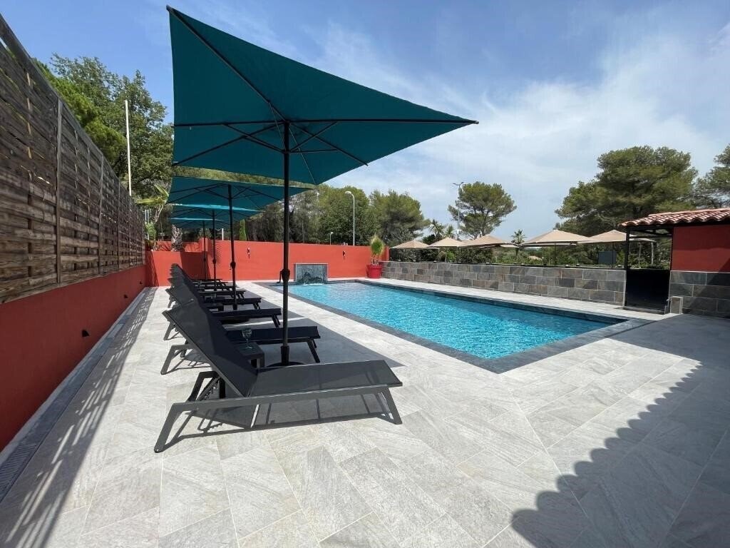 Готель Urban Style Cannes Mouans Sartoux 2*