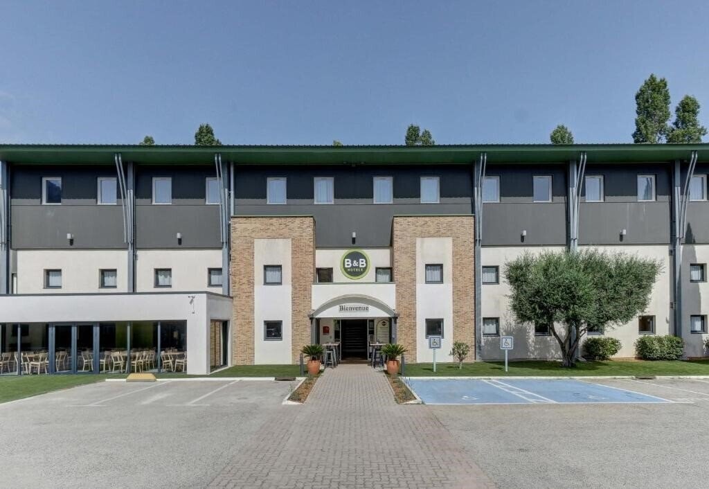 Фотографія B&B Hotel Aubagne Gemenos 3*