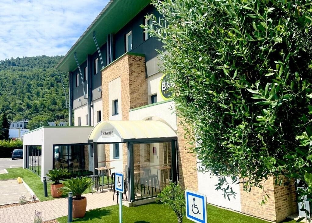 Фотографія B&B Hotel Aubagne Gemenos 3*