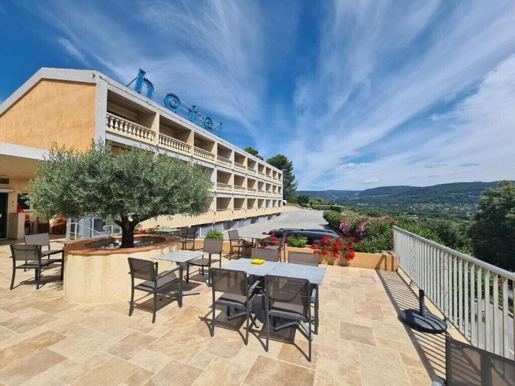 Отель Logis Hotel le Col de l'Ange 2*