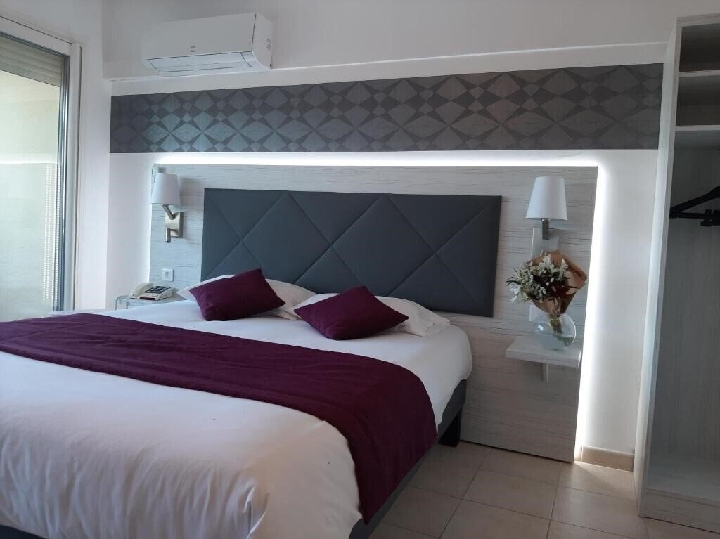 Картинка Logis Hotel le Col de l'Ange 2*