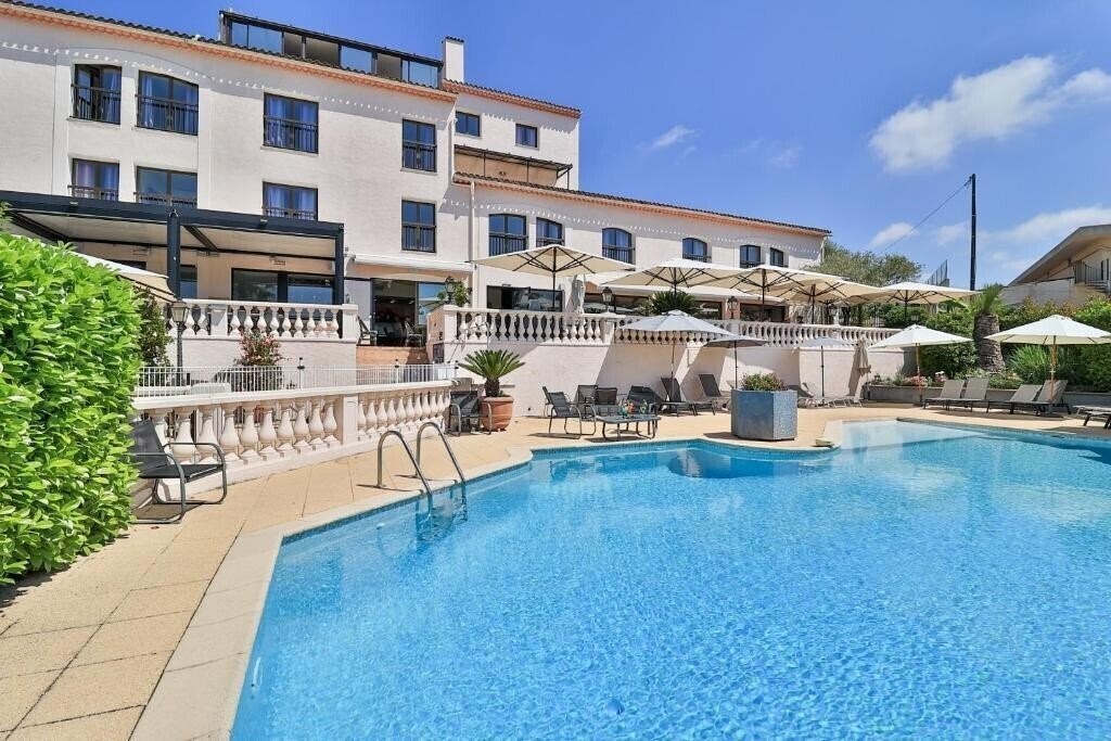Готель Logis Hotel Perla Riviera 3*
