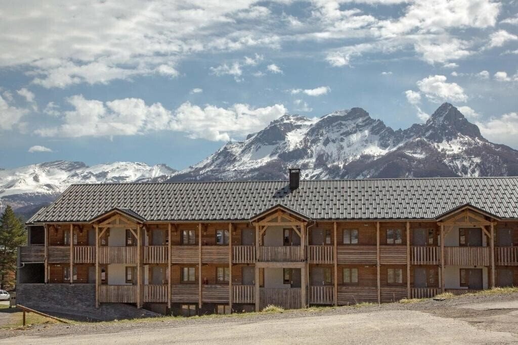 Готель Sowell Residences Pra Loup 3*