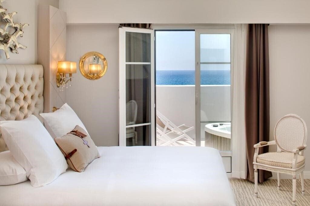 Фото Grand Hotel des Sablettes Plage, Curio Collection by Hilton 4*