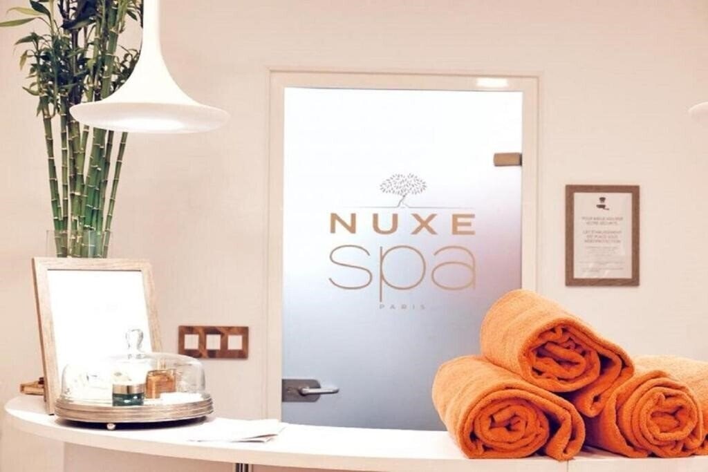 Картинка Grand Hotel des Sablettes Plage, Curio Collection by Hilton 4*