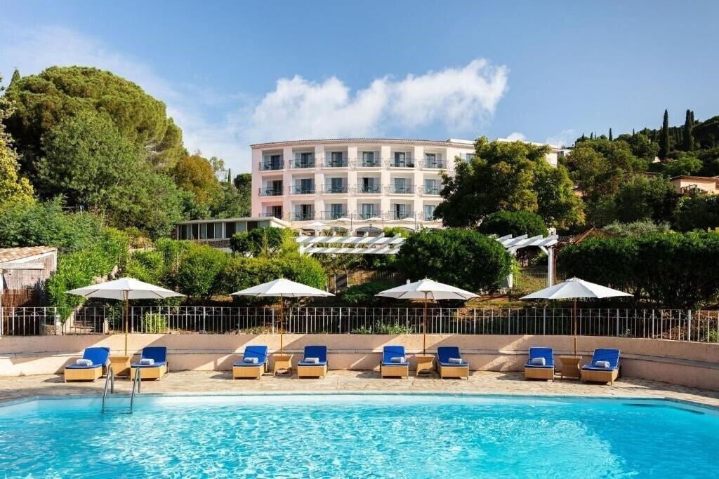 Готель Hotel Du Parc Cavalaire Sur Mer 3*