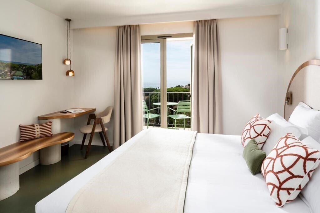 Фото Hotel Du Parc Cavalaire Sur Mer 3*