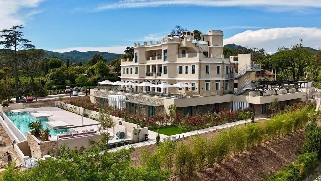 Готель Hotel Chateau Rose 4*