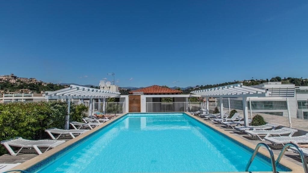 Фотографія Vacanceole Residence Le Crystal 3*