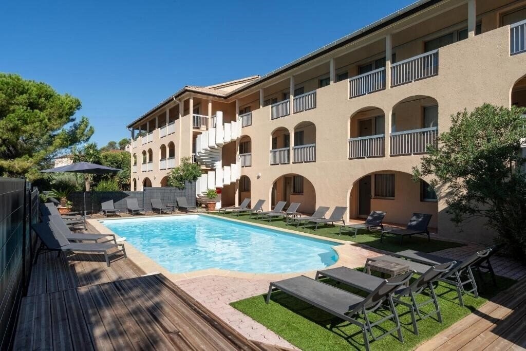 Отель Sure Hotel by Best Western Mougins Belvedere 2*