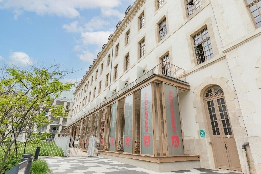 Фото Appart'City Confort Reims Centre 3*