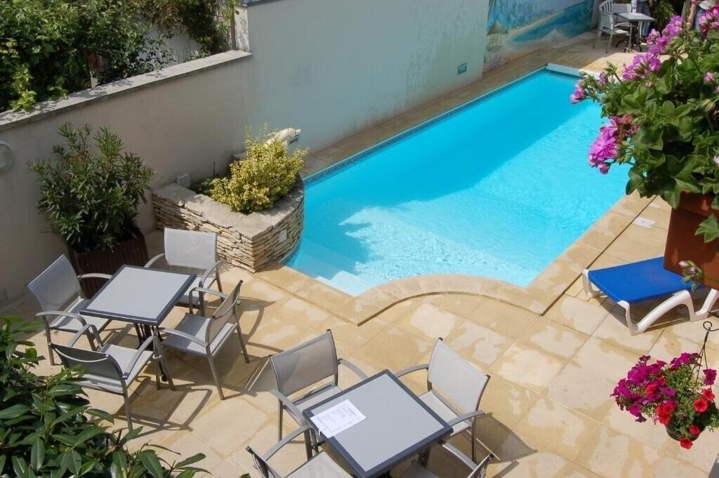 Готель Logis Hotel Au Tambour 3*
