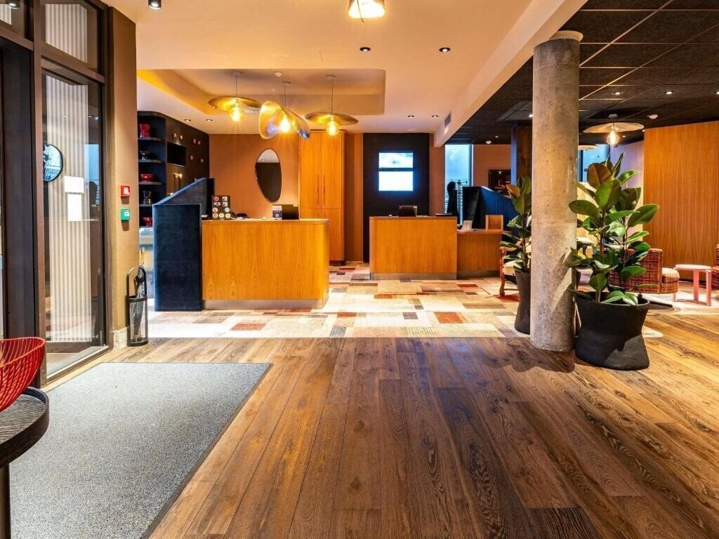 Фото Novotel Suites Reims Centre 4*