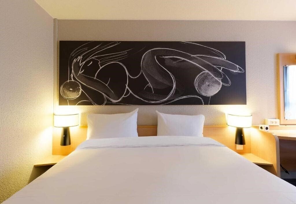 Фото B&B Hotel Reims Centre Erlon 3*