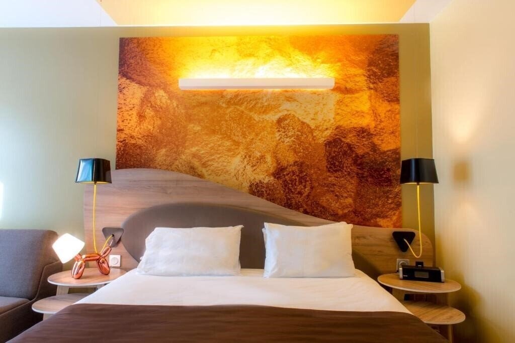 Фото Holiday Inn Reims Centre 4*