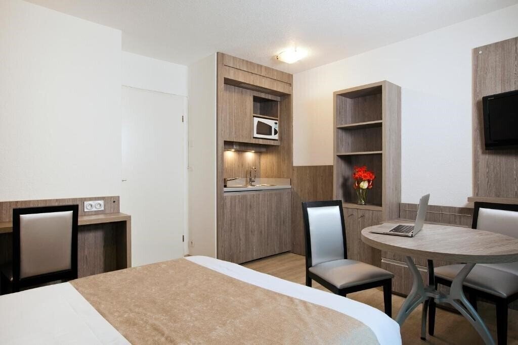 Фотография Sejours & Affaires Reims Clairmarais 2*