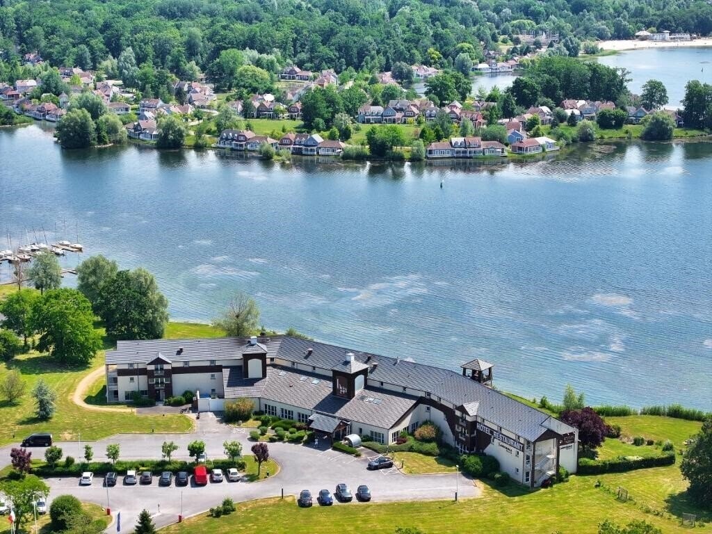 Отель Hotel du Golf de l'Ailette, The Originals Relais 4*