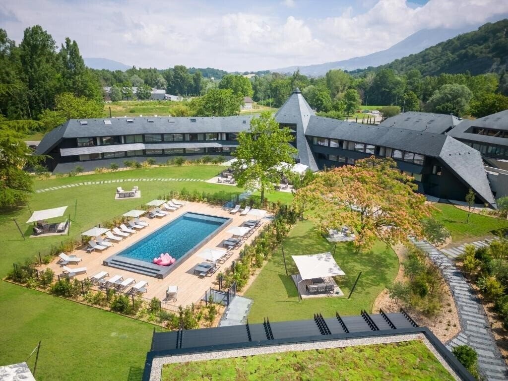 Готель Hotel Miura 4*