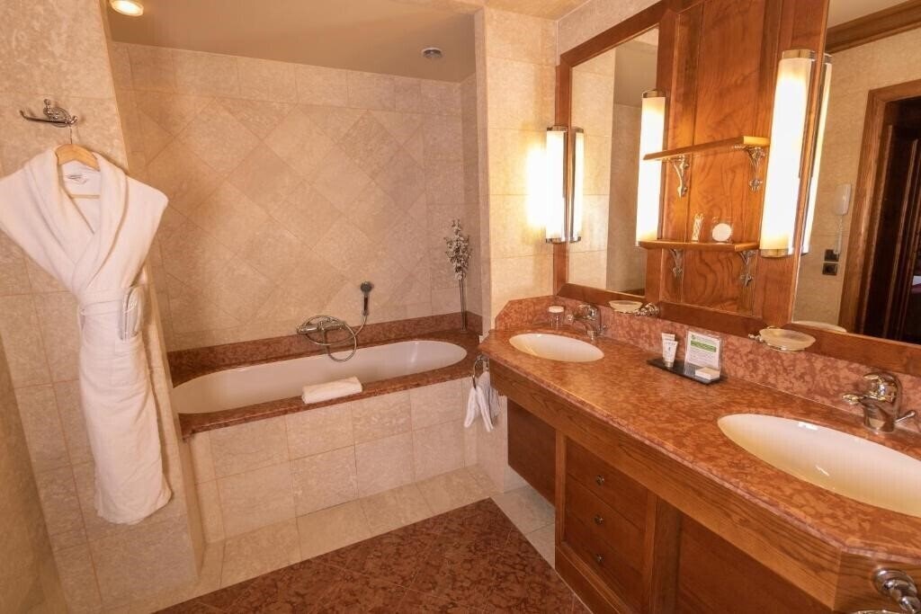 Фотография Domaine de Divonne 4*