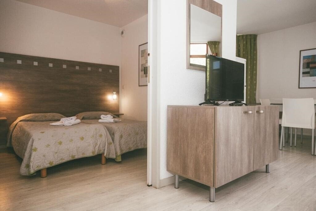 Фото Terres de France Appart Hotel Le Splendid 3*