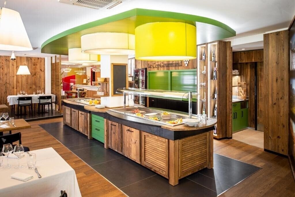 Фото Logis Hotel La Cle des Champs 3*