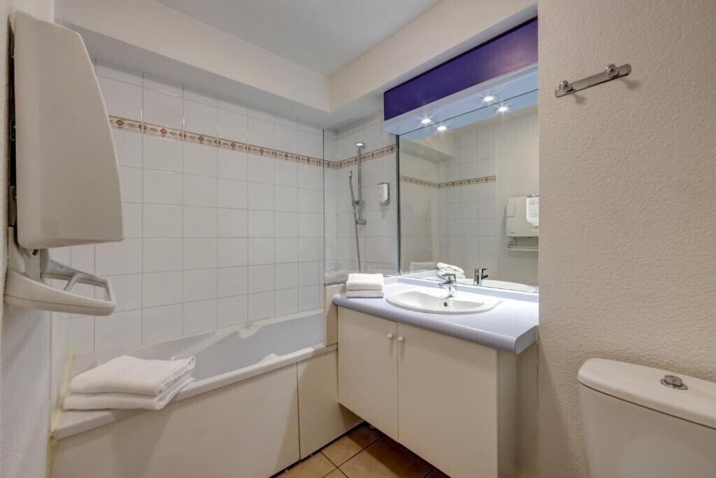 Фотография Comfort Aparthotel Divonne L'Oree du Parc 3*