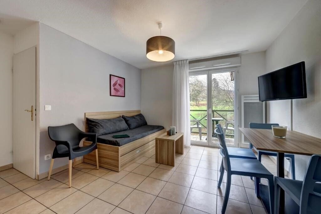 Картинка Comfort Aparthotel Divonne L'Oree du Parc 3*