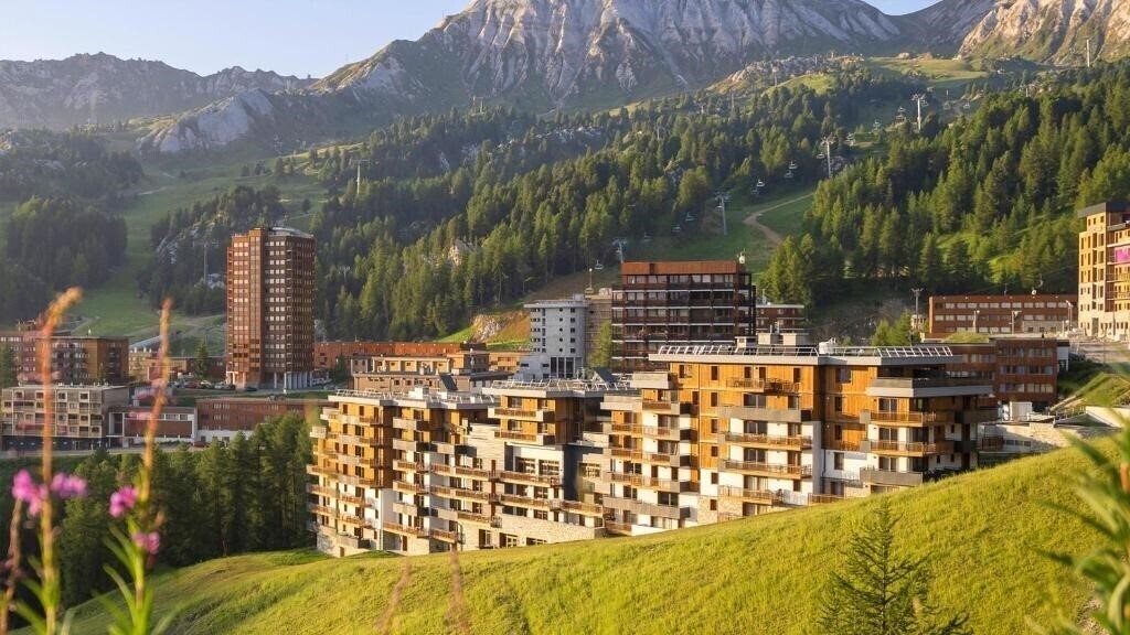 Готель MGM Hotels & Residences Residence Manaka 5*