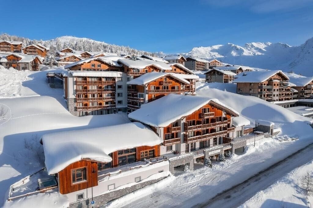 Готель ILY Hotels La Rosiere 4*