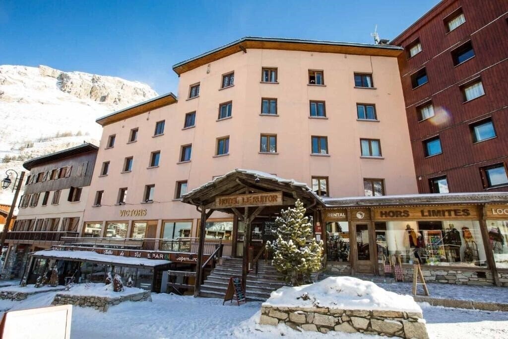 Готель Langley Hotel Victors 2*