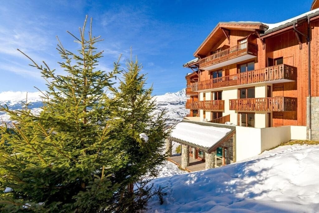 Готель Lagrange Vacances L'Arollaie 4*