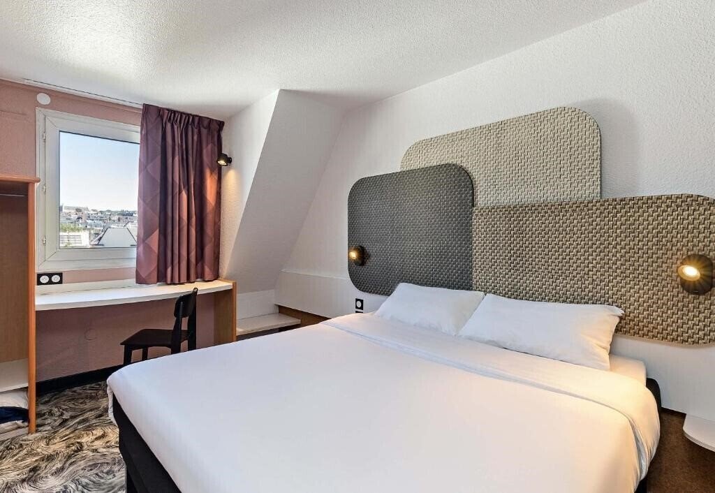 Отель B&B Hotel Rouen Centre Rive Droite 3*