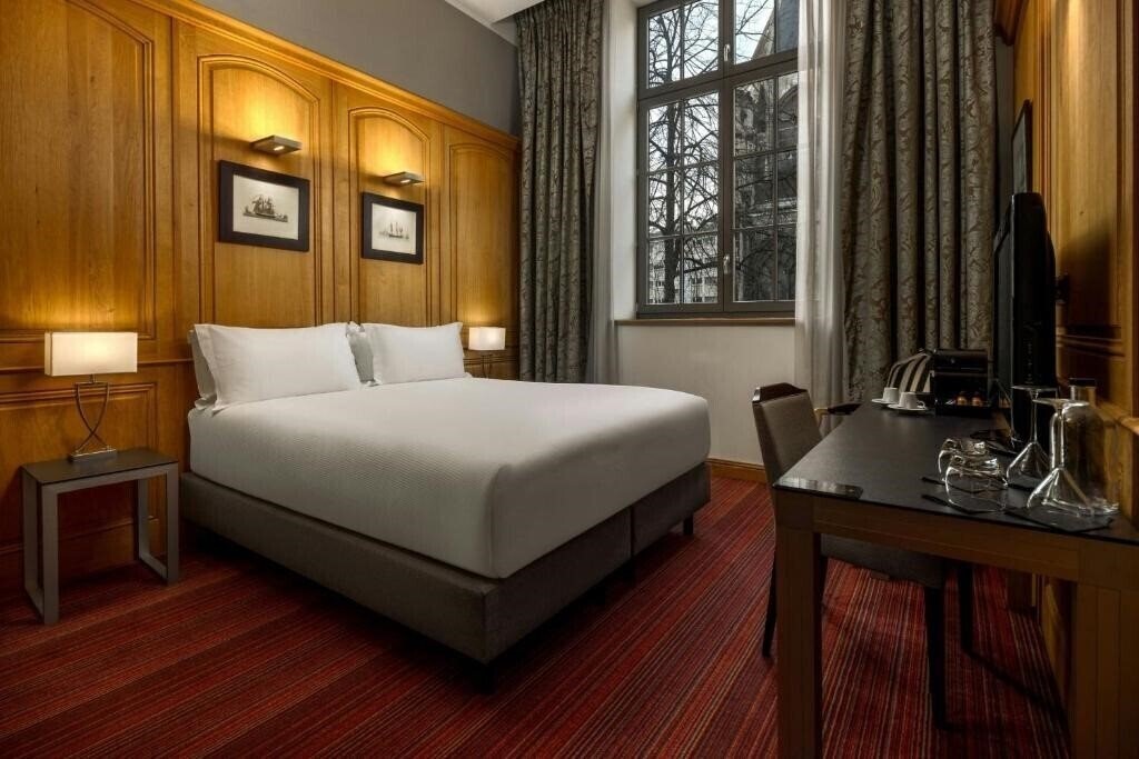 Фото Hotel de Bourgtheroulde, Autograph Collection 5*