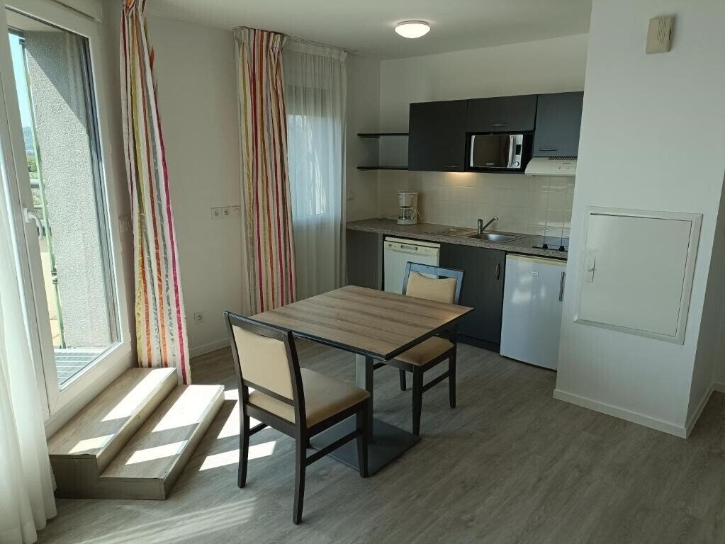 Картинка Terres de France Rouen Flaubert 3*