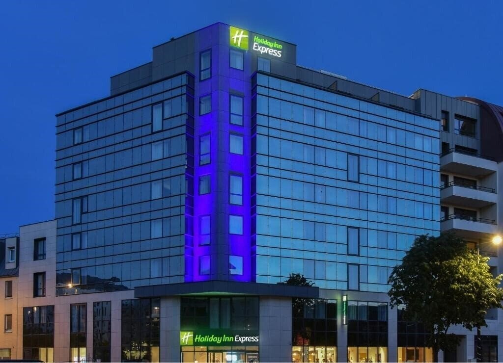 Отель Holiday Inn Express Rouen Centre Rive Gauche 3*