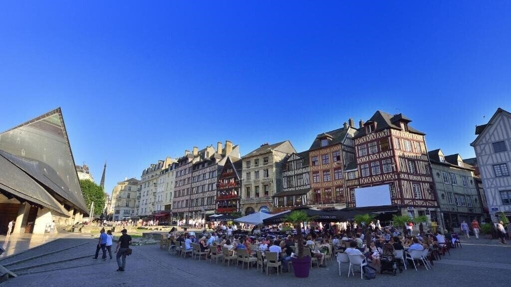 Картинка Holiday Inn Express Rouen Centre Rive Gauche 3*