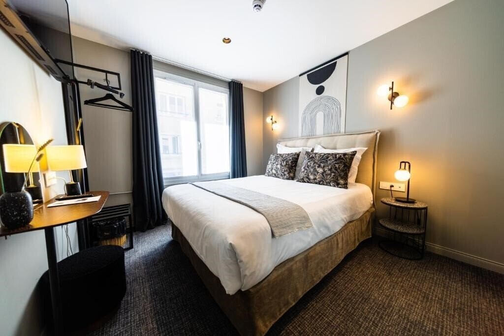 Отель Hotel Paulette Rouen Centre Cathedrale 3*