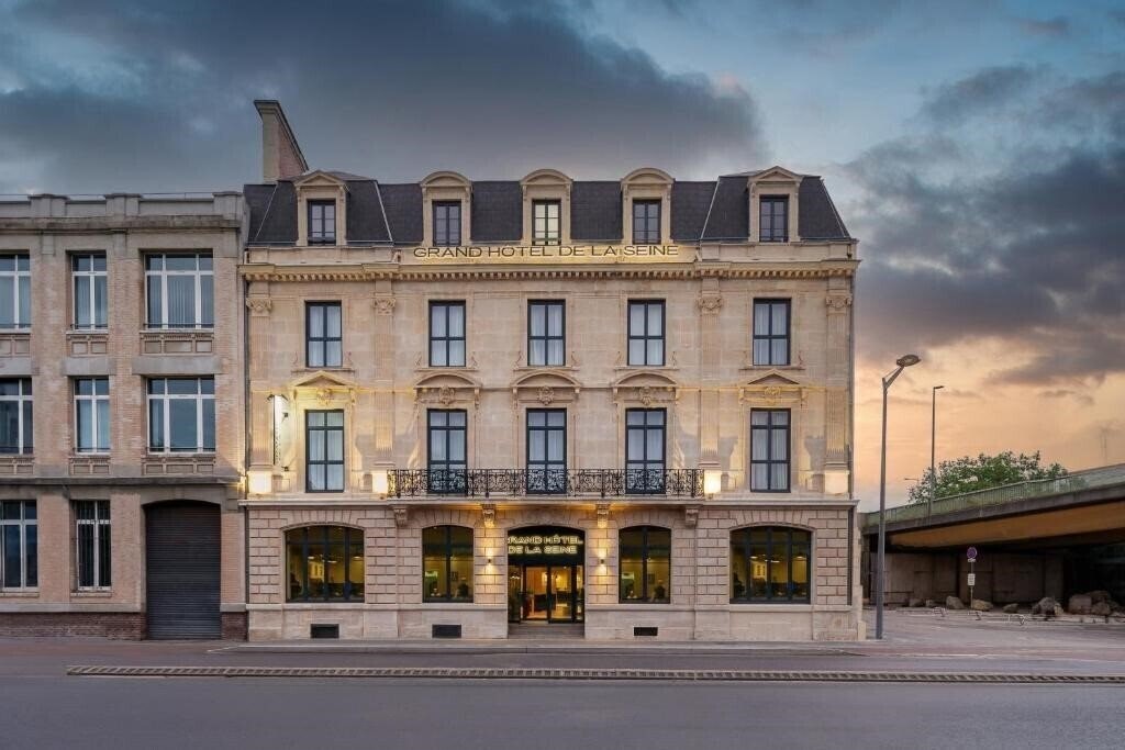 Готель Grand Hotel De La Seine 4*
