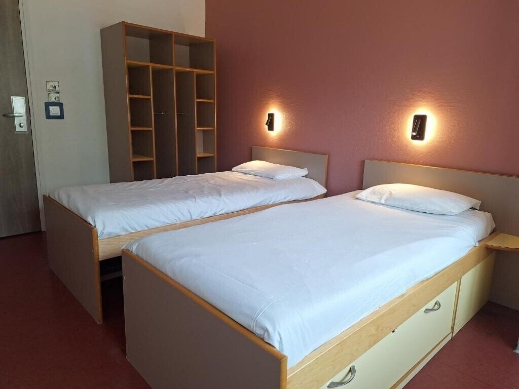 Картинка Auberge De Jeunesse Rouen 4*