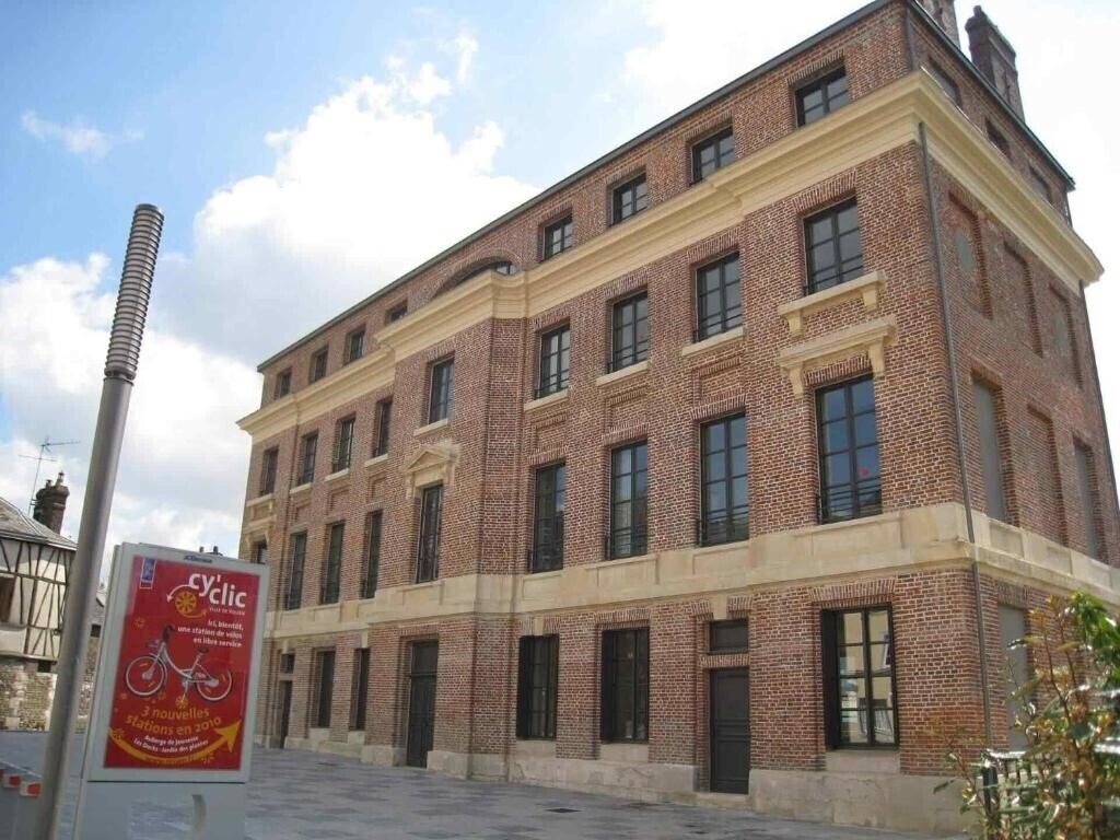 Фото Auberge De Jeunesse Rouen 4*