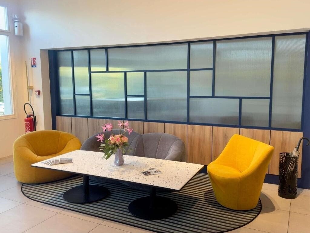 Отель Mercure Rouen Val-De-Reuil 4*