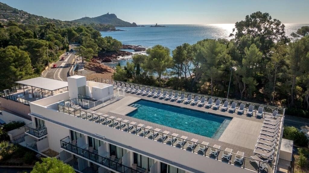 Готель Sowell Hotel La Plage 4*