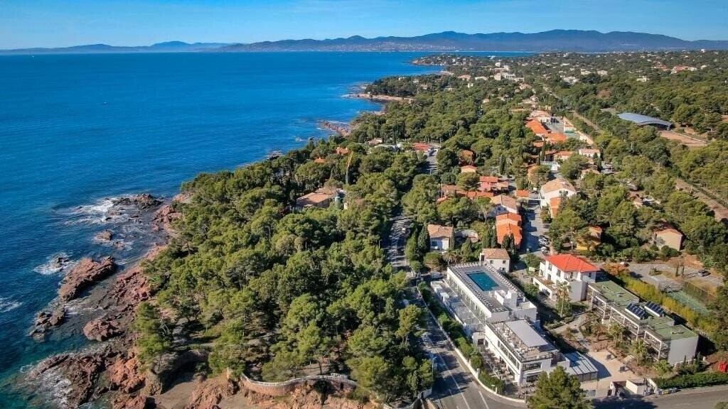 Готель Sowell Family Riviera 4*