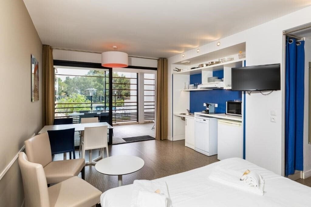Картинка Sowell Family Riviera 4*