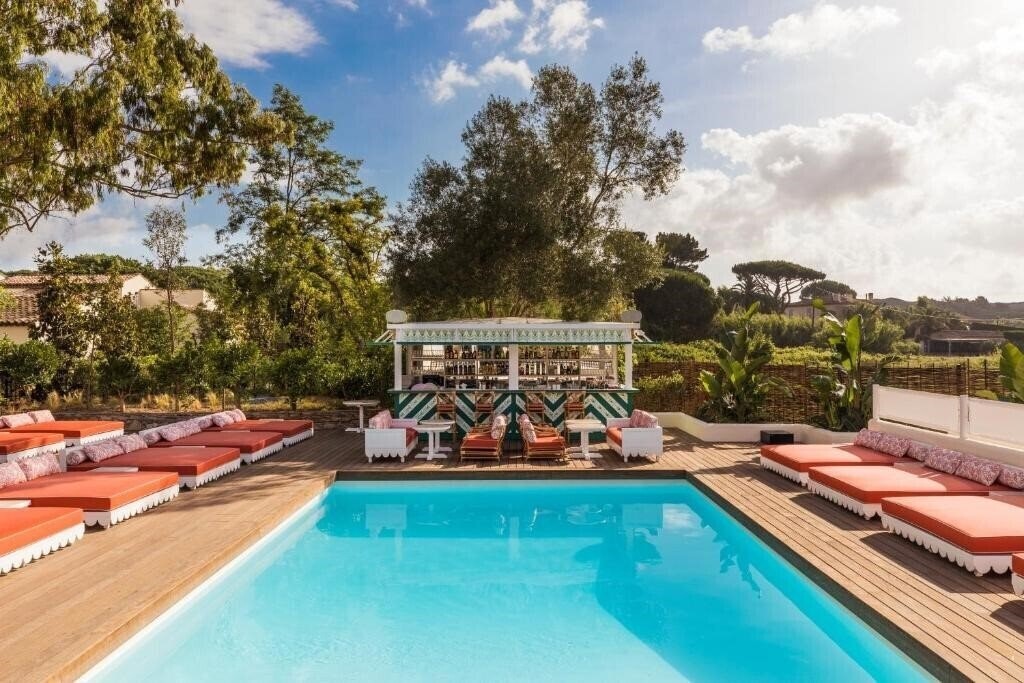 Готель Hotel La Tartane Saint Tropez 5*