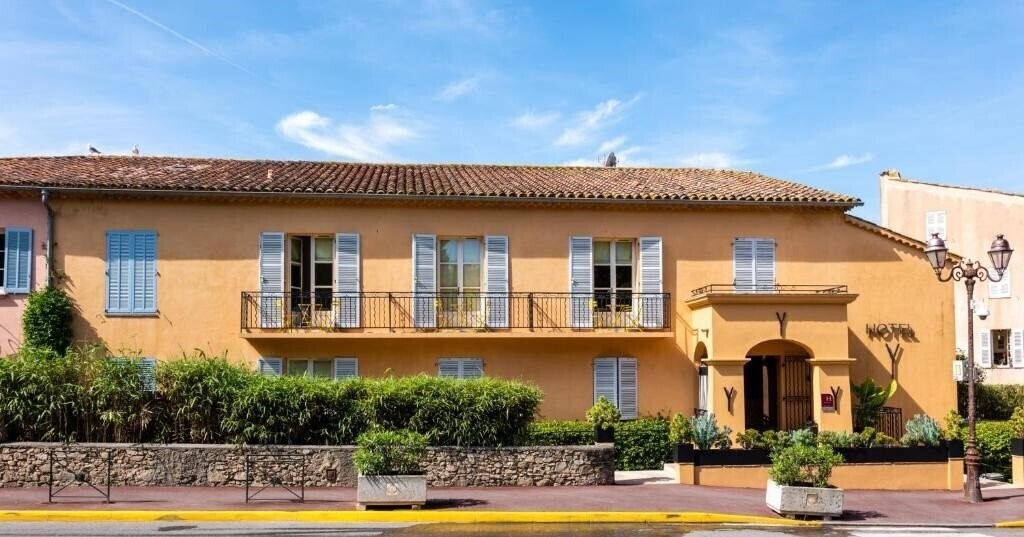 Готель Hotel Le Y 4*