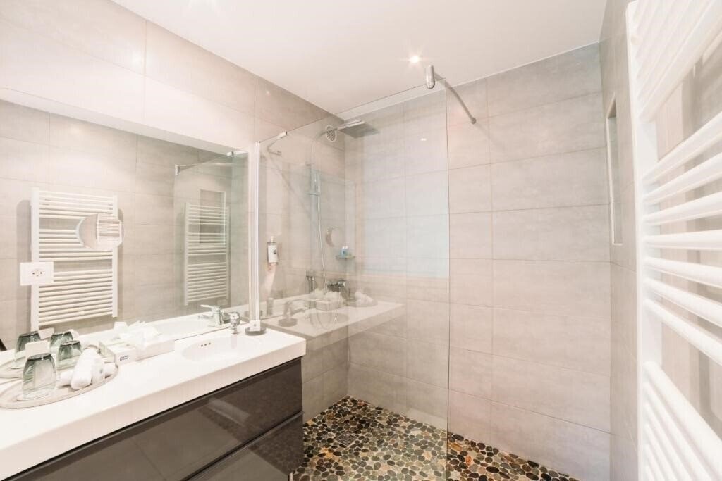 Картинка Font Mourier Hotel 4*