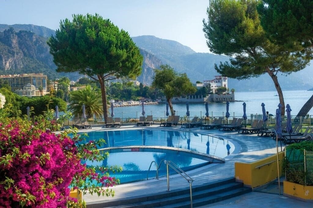 Отель Delcloy Hotel 3*