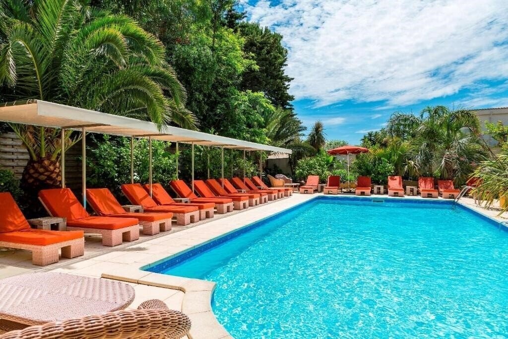 Готель Best Western Plus Hotel Montfleuri 4*